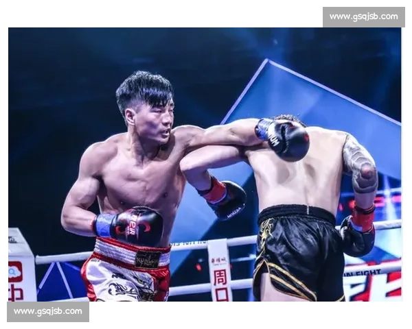 考克莱vs崔洪万巅峰对决：巨人之战引爆格斗史话题与时代回响